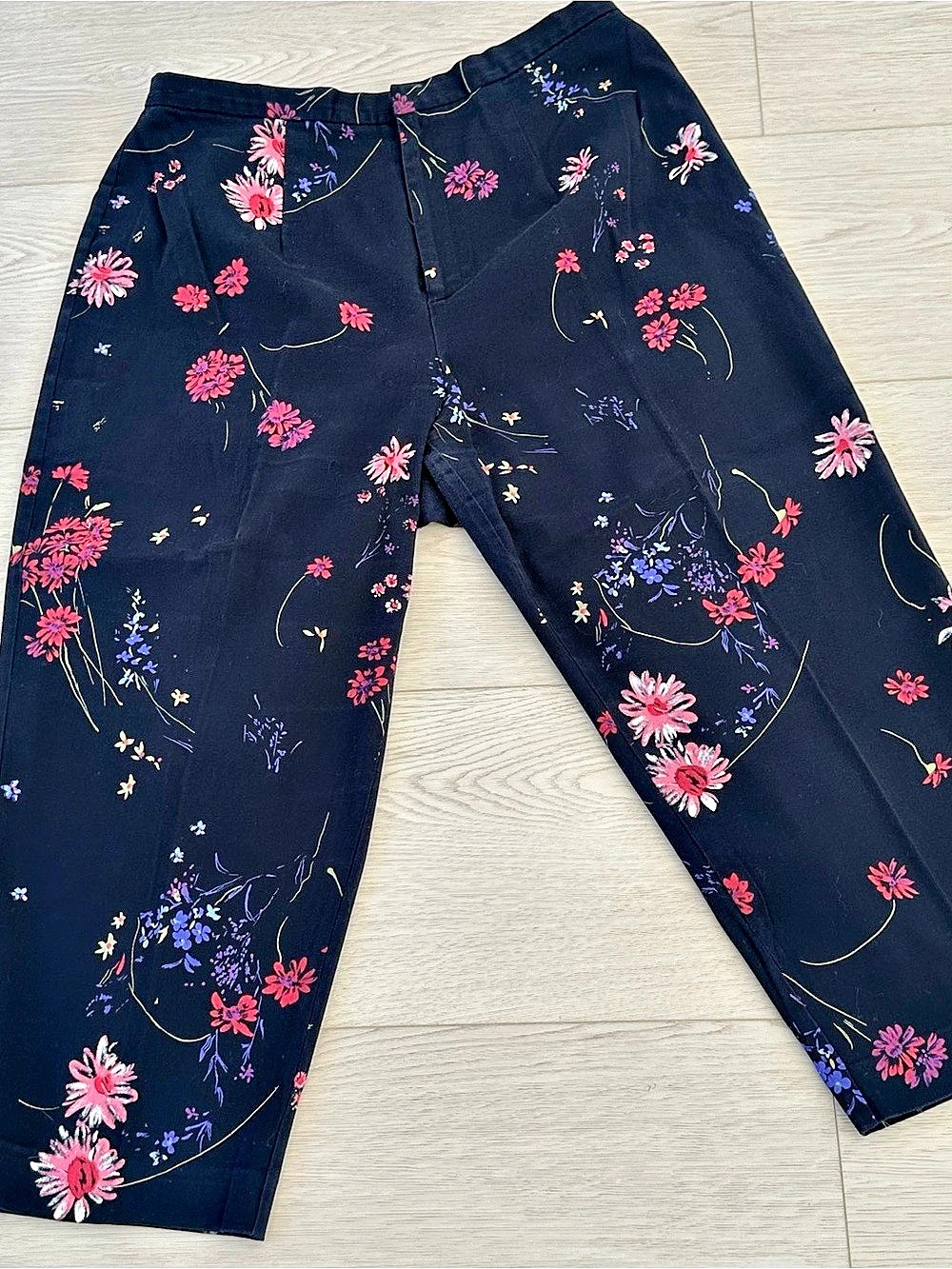 Time Furth Floral Capri Pants Black & Pink Floral Size 16W